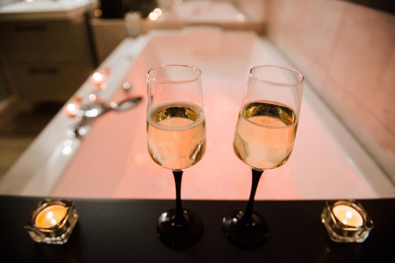 Appart hôtel La Romantique Avec Jacuzzi Au Cœur De *